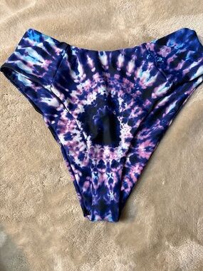 Tie-Dye High-Cut Bikini Bottoms - Purple & Blue